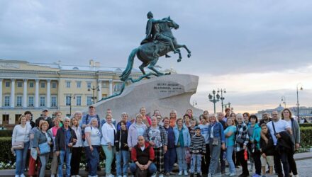 Спектакль городского формата и ночной Петербург 